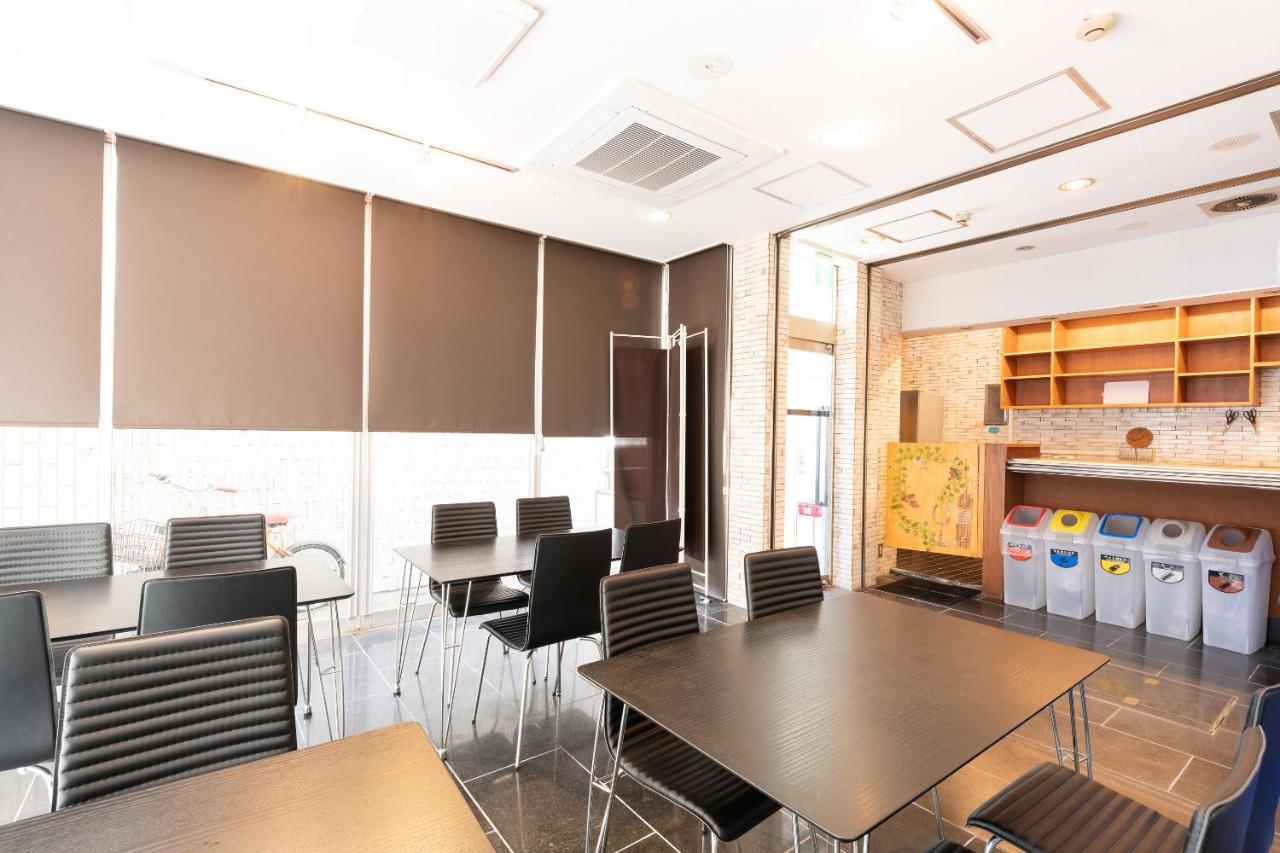 Oyo Hotel Exsaison Sugamo Tōkyō Extérieur photo