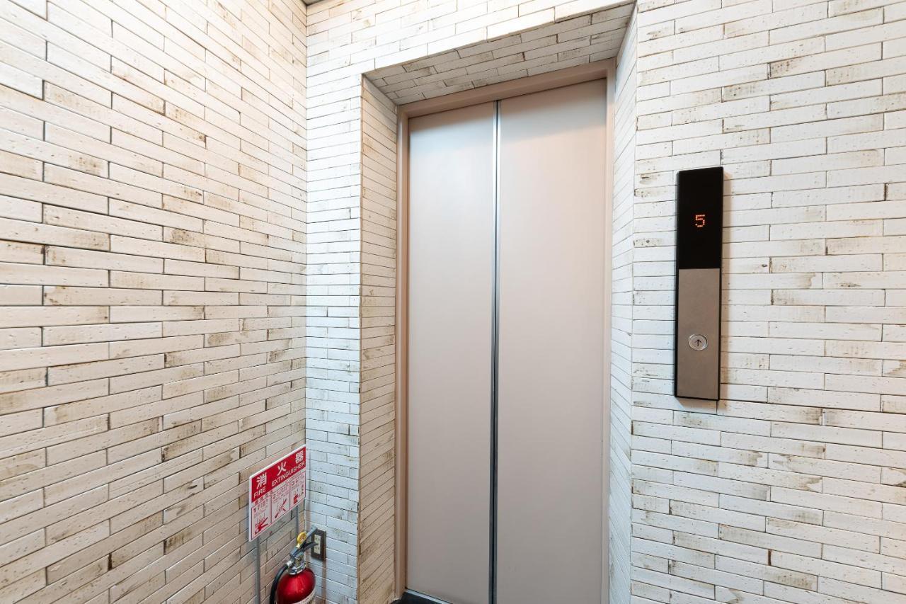 Oyo Hotel Exsaison Sugamo Tōkyō Extérieur photo
